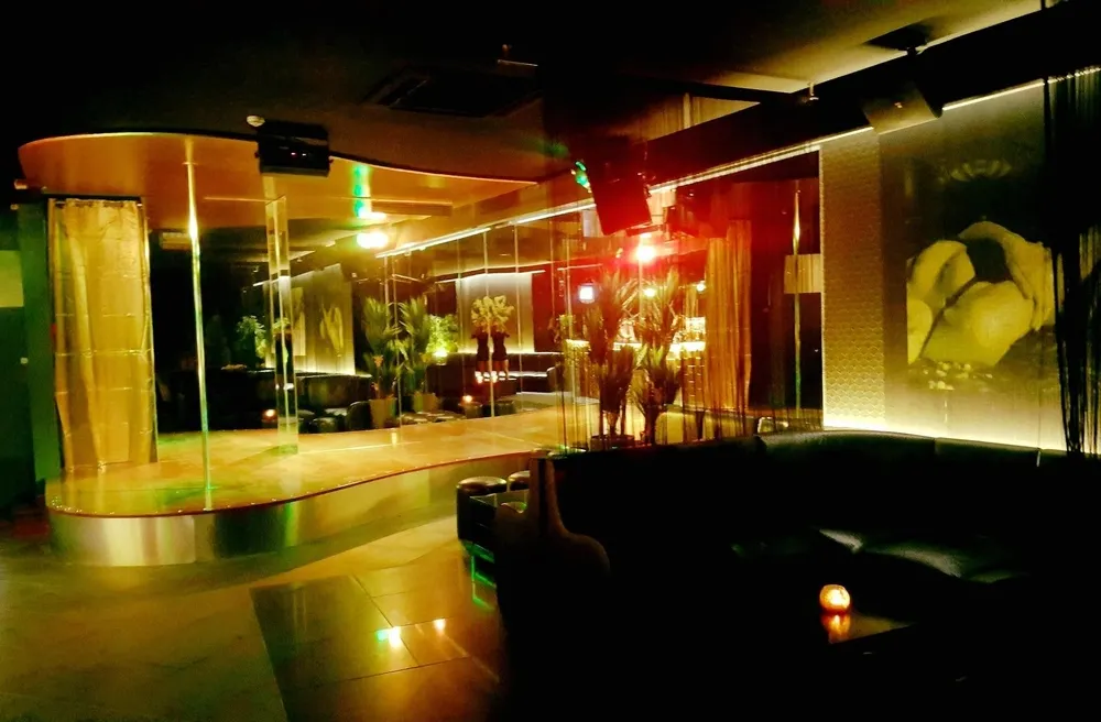 Table Dance Club in Cascais, Portugal